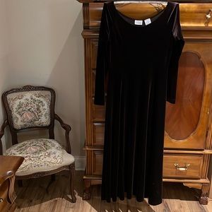 Victoria Secret early 90s. Velvet. Light weight. Size Large. Color Expresso.